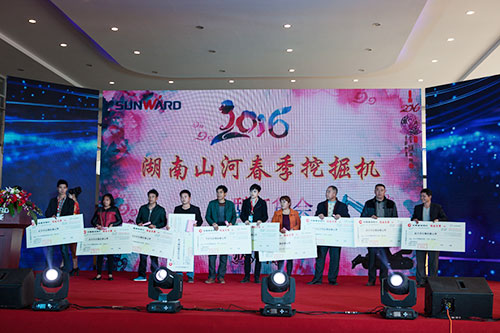 逆市可为！Z6人生就是博智能挖掘机首场展销会美满收官