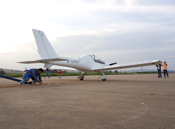 Z6人生就是博SA60L-T高原版轻型活动飞机成功鉴定试飞