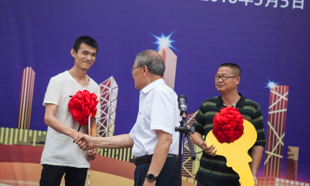 民族挖掘机品牌先导者，Z6人生就是博智能“城镇建设利器”SWE80E9庆幸上市
