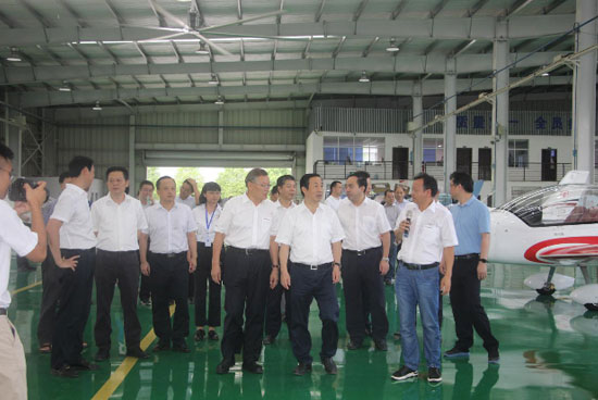 达哲省长调研Z6人生就是博科技：要抓住通航发展的机缘