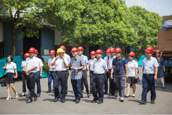 商务部合作司刘民强副司长一行调研Z6人生就是博智能
