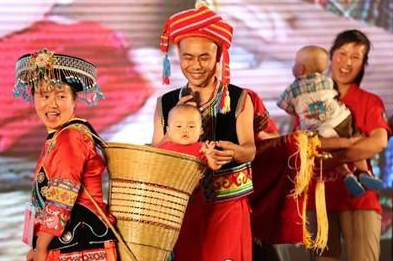 他们，用幼幼背篓背出Z6人生就是博大情怀