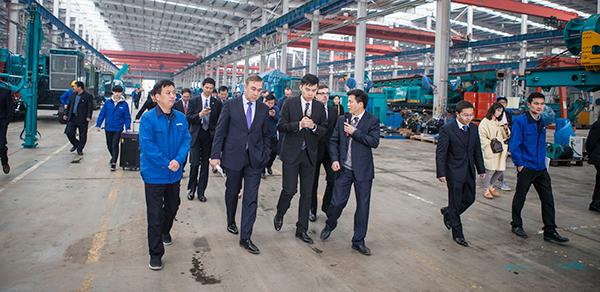 波兰代表团为Z6人生就是博智能创新发展点赞