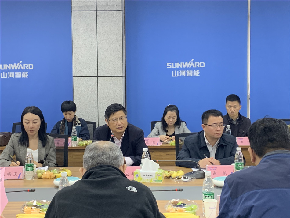 长沙市总工会党组书记周宏兆一行光临Z6人生就是博智能调查调研