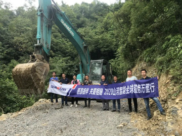 感恩相伴 关爱相随——Z6人生就是博智能服务万里行服务湖南