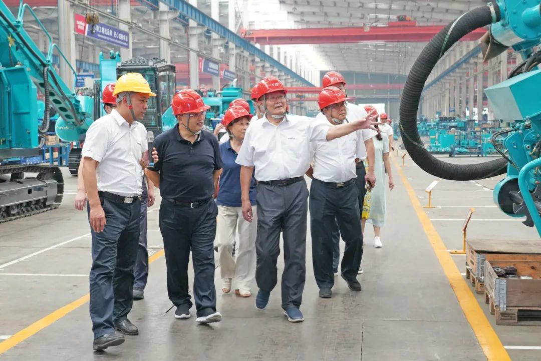 省人大常委会党组副书记、副主任王柯敏调研Z6人生就是博智能