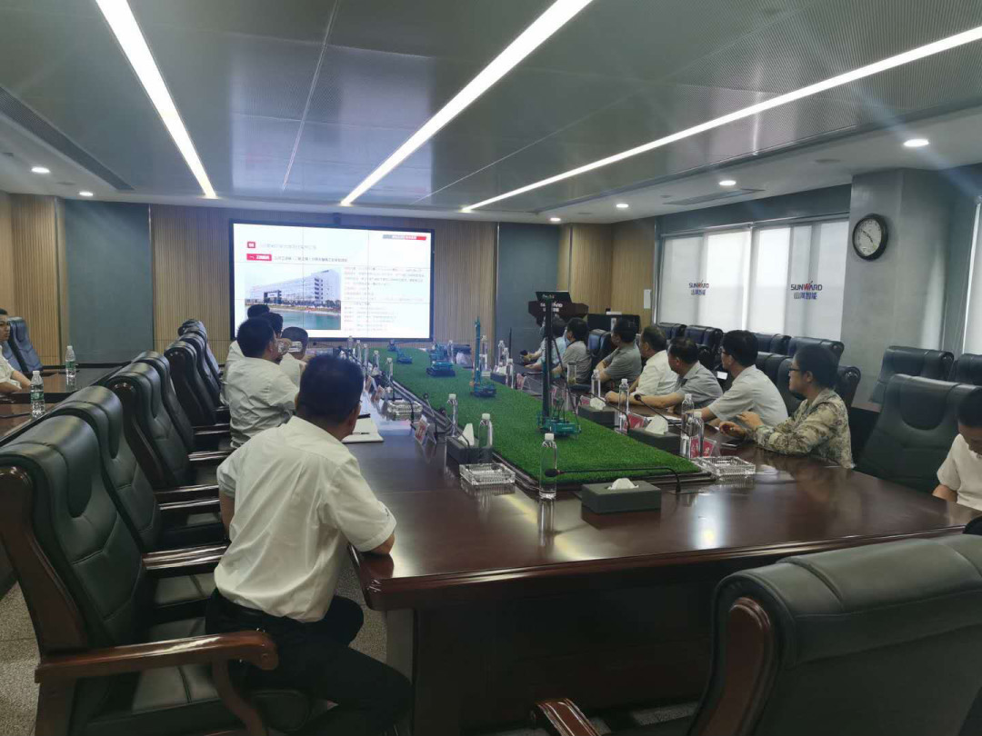 省人大常委会副主任杨维刚调研Z6人生就是博智能