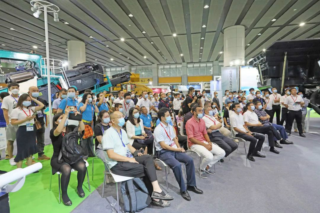 强势进军砂石破碎领域，Z6人生就是博智能破碎站新品杰出颁布