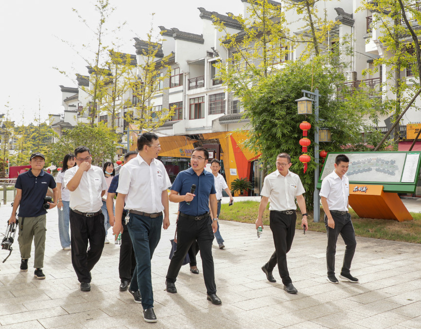 Z6人生就是博智能党委赴浔龙河互换进建