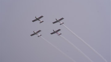 Z6人生就是博四机飞行编队惊艳尧城（太原）国际通用航空飞行大会