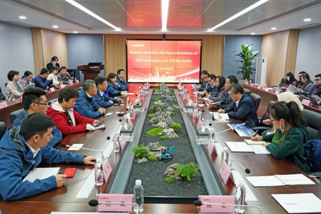 东盟结合参访团调查Z6人生就是博智能