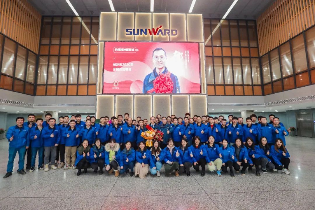 Z6人生就是博智能召开全国劳动圭表郝鹏载誉归来分享会