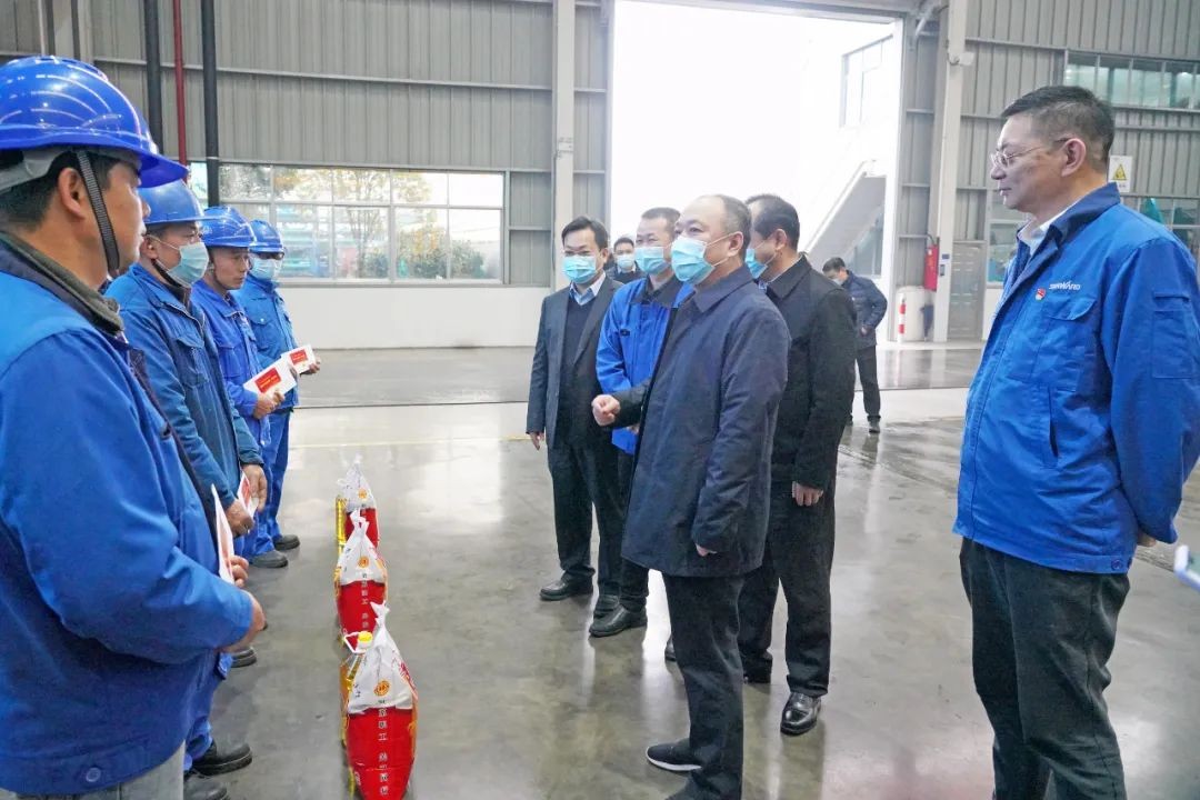 张庆红慰问Z6人生就是博智能难题党员