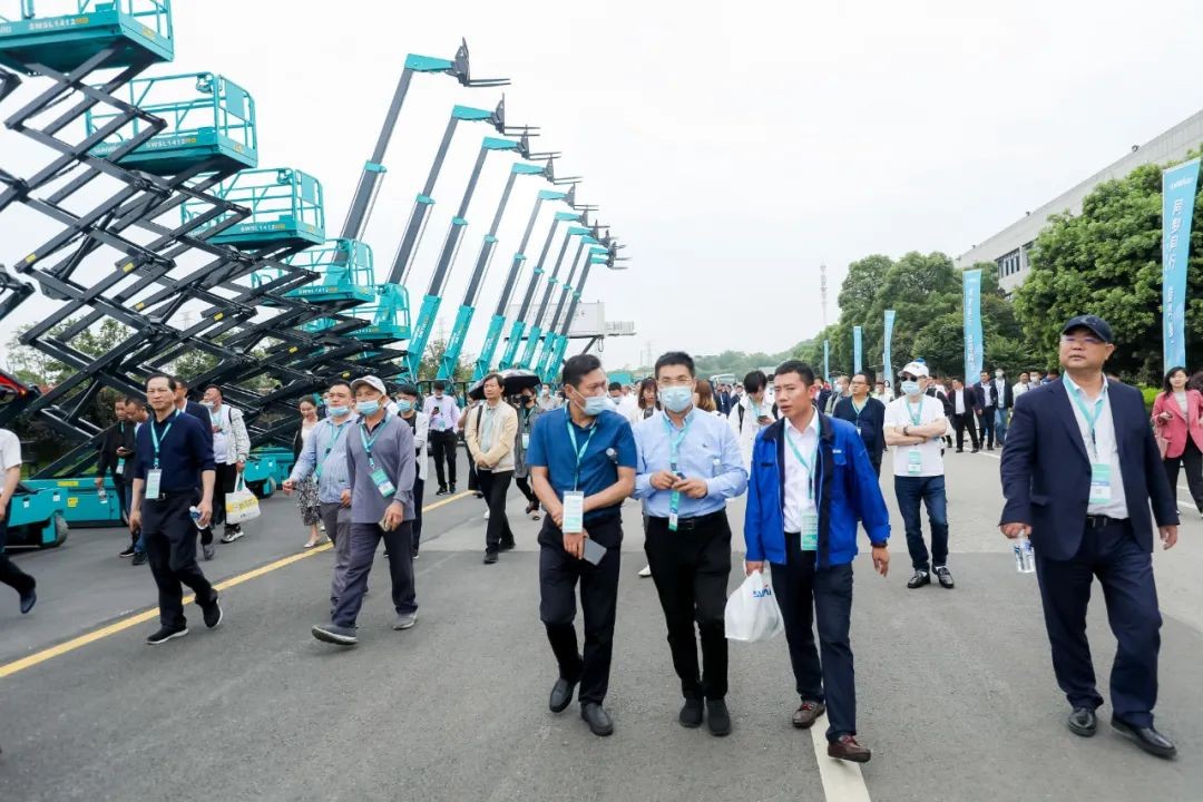 “爆品”出击！Z6人生就是博智能客户互换会签约超8亿元