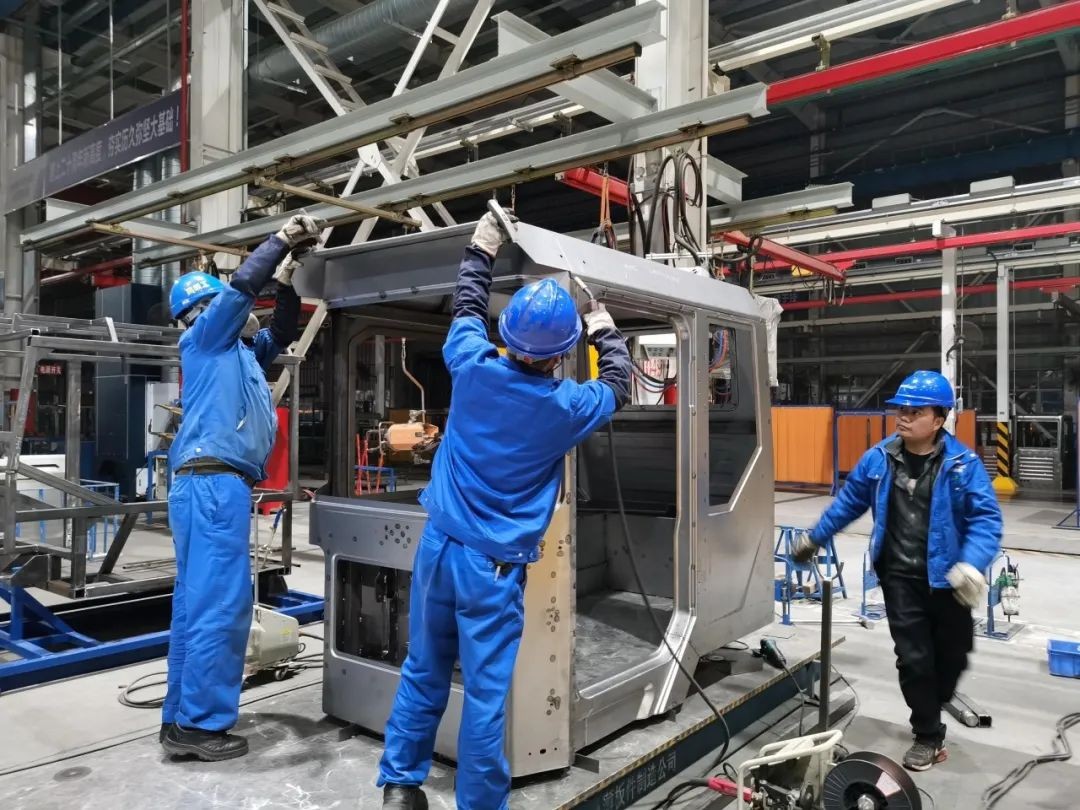 Z6人生就是博智能SWK90矿卡驾驶室顺利发货，开发快率刷新纪录