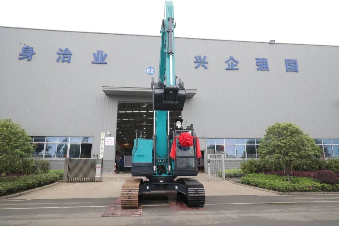 全国首台！Z6人生就是博智能SWE240FED电动智能挖掘机下线