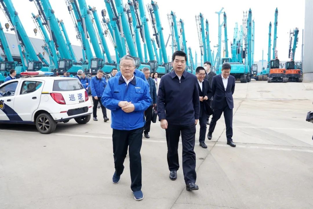 湘江集团党委书记张利刚率队调查Z6人生就是博智能