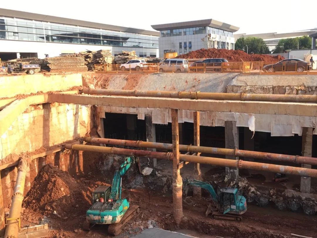 超强施工组合！Z6人生就是博智能助力长沙地铁6号线建设