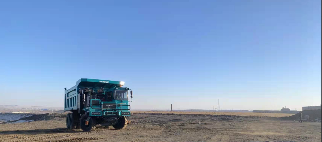 新能源，长续航！Z6人生就是博智能首台LNG增程式宽体矿卡下线交付