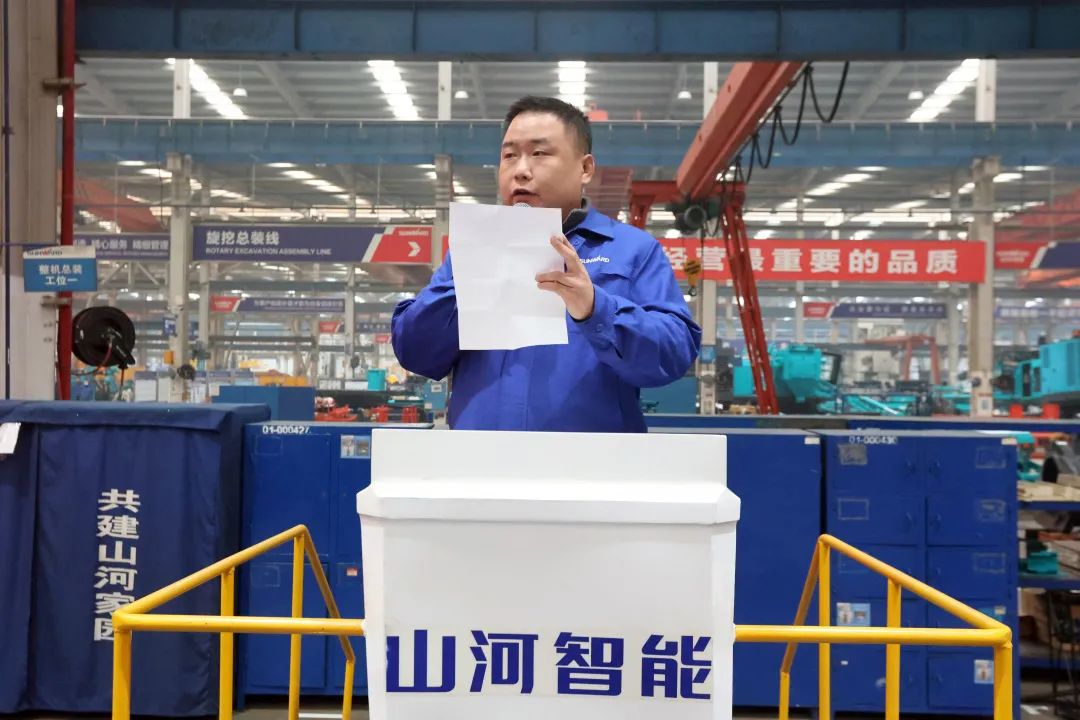 20211202083457_49382 向楷模进建!Z6人生就是博智能56名职工受到职工职业技术较量赞美