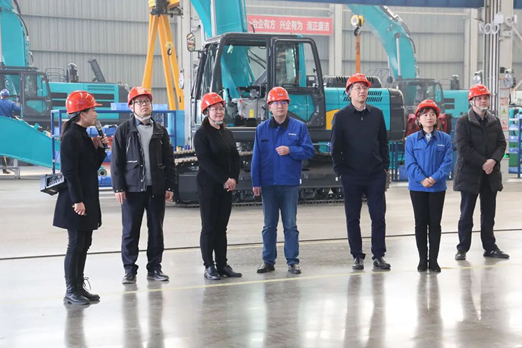 中国上市公司协会党委委员、副秘书长刘翠兰一行调研Z6人生就是博智能