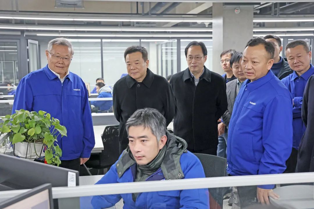 湖南省副省长陈飞调研Z6人生就是博智能