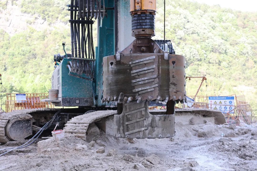 展示施工“奇效”！Z6人生就是博智能旋挖钻机强势助力炉慈高快公路建设