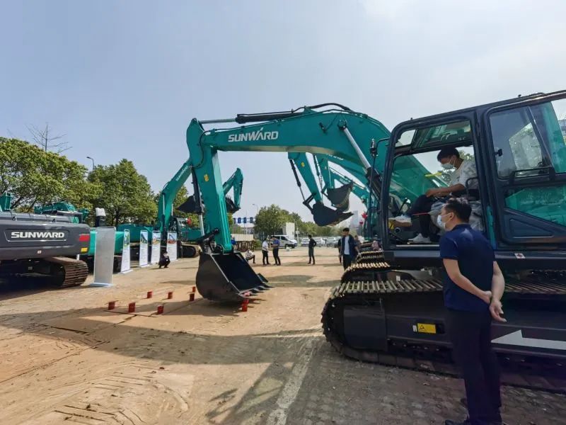 再现交机热潮！Z6人生就是博智能中大挖持续向市场进军