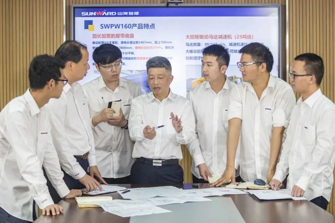 20220429091104_64945 长沙经开区劳模林宏武:扎根工程机械40载 永葆实干创新赤子心