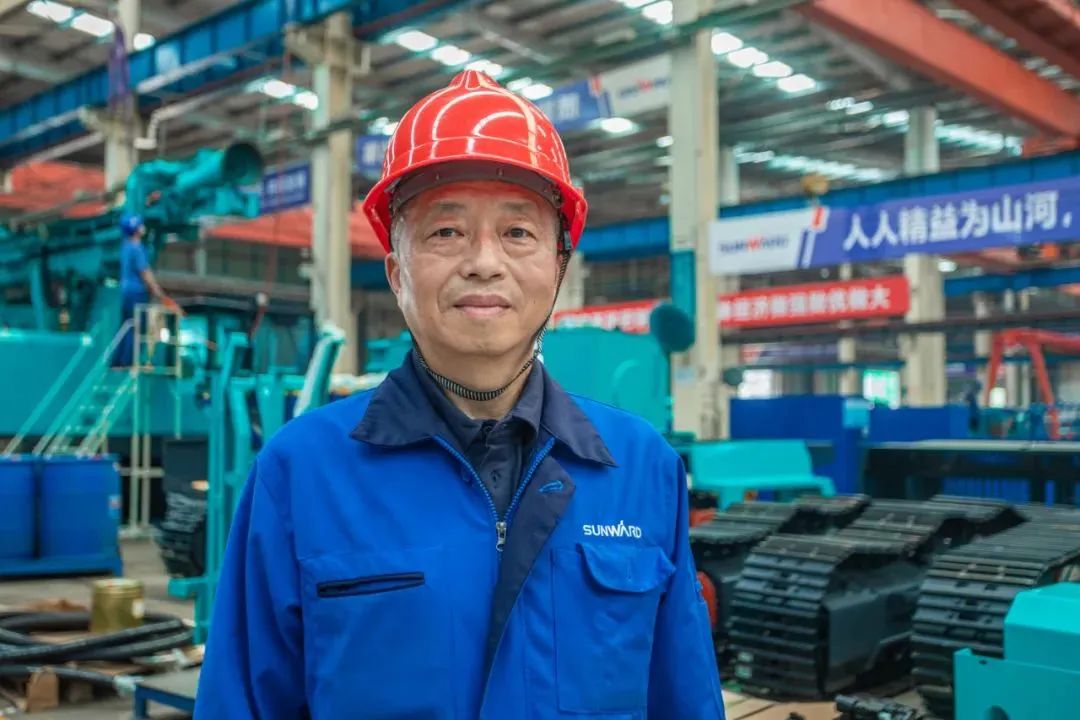 20220429091612_97991 长沙经开区劳模林宏武:扎根工程机械40载 永葆实干创新赤子心