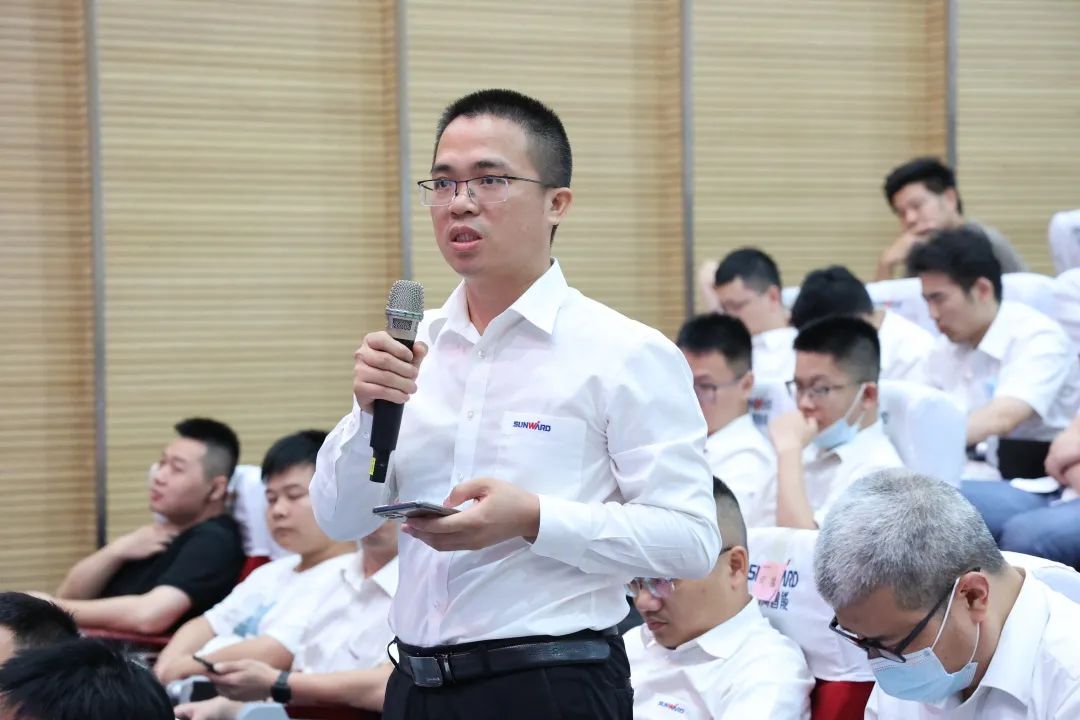 创新引领，智造将来！“2022院士专家长沙杏妆高端设备高质量发展钻研会隆沉进行