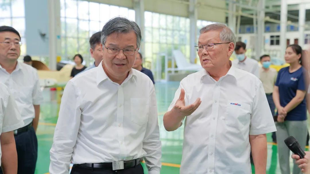 湖南省委常委、常务副省长李殿勋一行调查调研Z6人生就是博科技