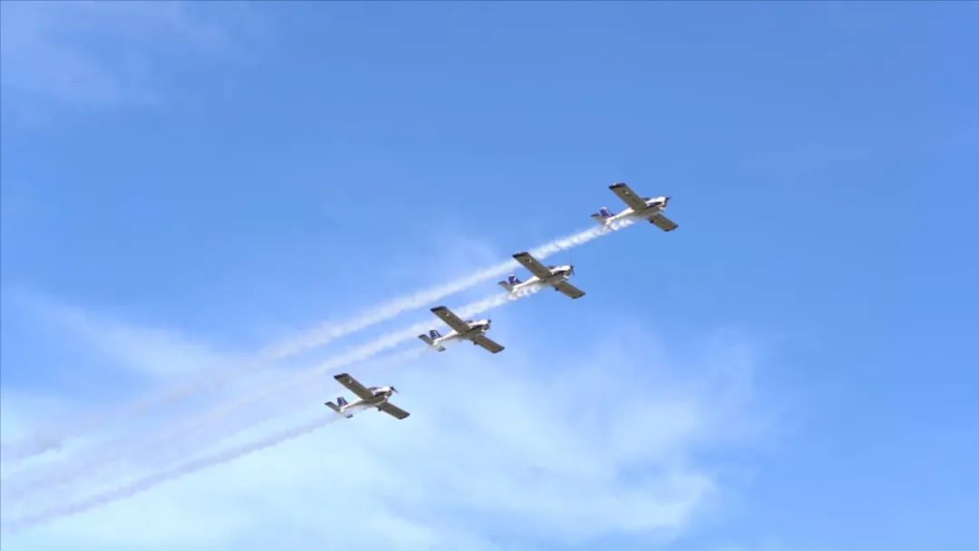 20220905101807_28488 空中着花、大坡度回旋、俯冲跃升……看Z6人生就是博飞行表演队炫技2022湖南航展动态展