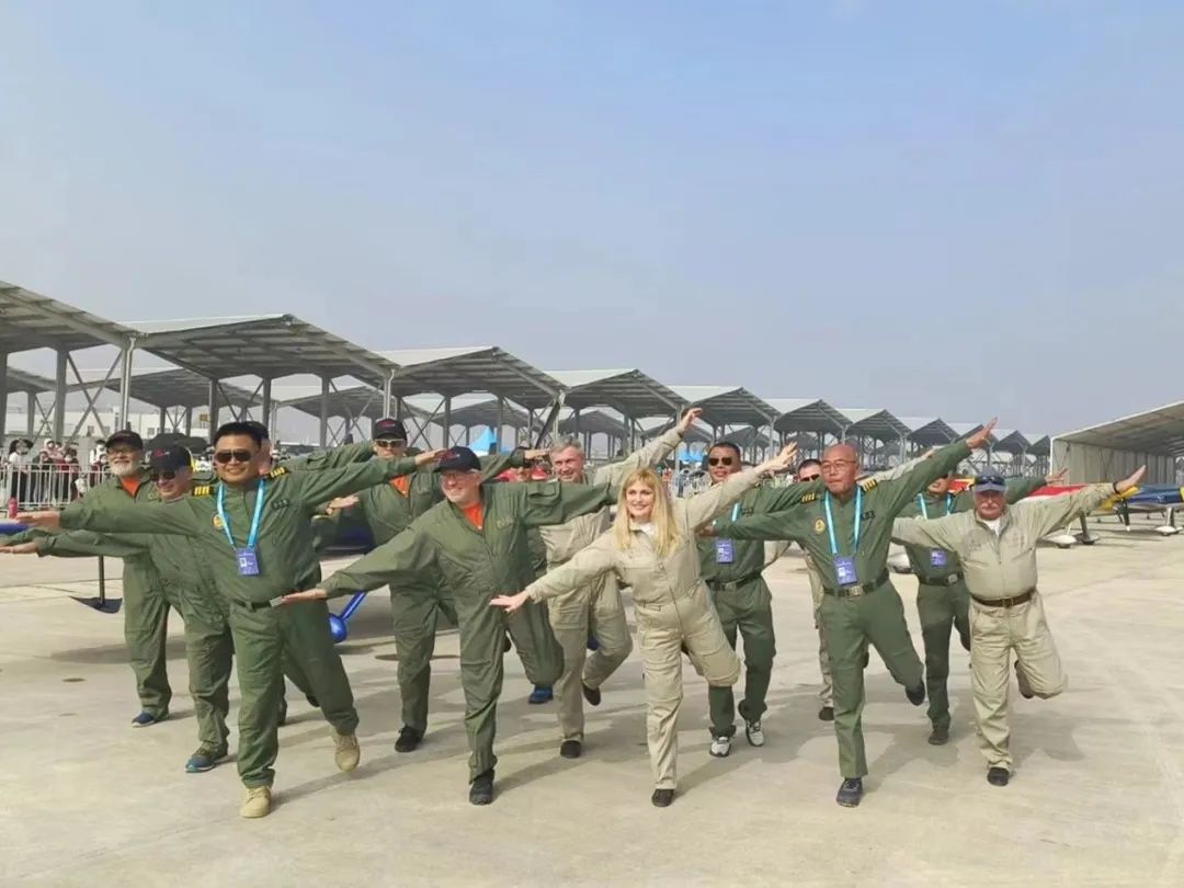 20221129091019_33509 逆势飞舞!Z6人生就是博航空携手合作同伴亮相2022南昌飞行大会