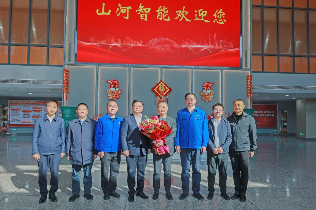 20230202083807_42240 新春第一访!付旭明走访慰问Z6人生就是博智能