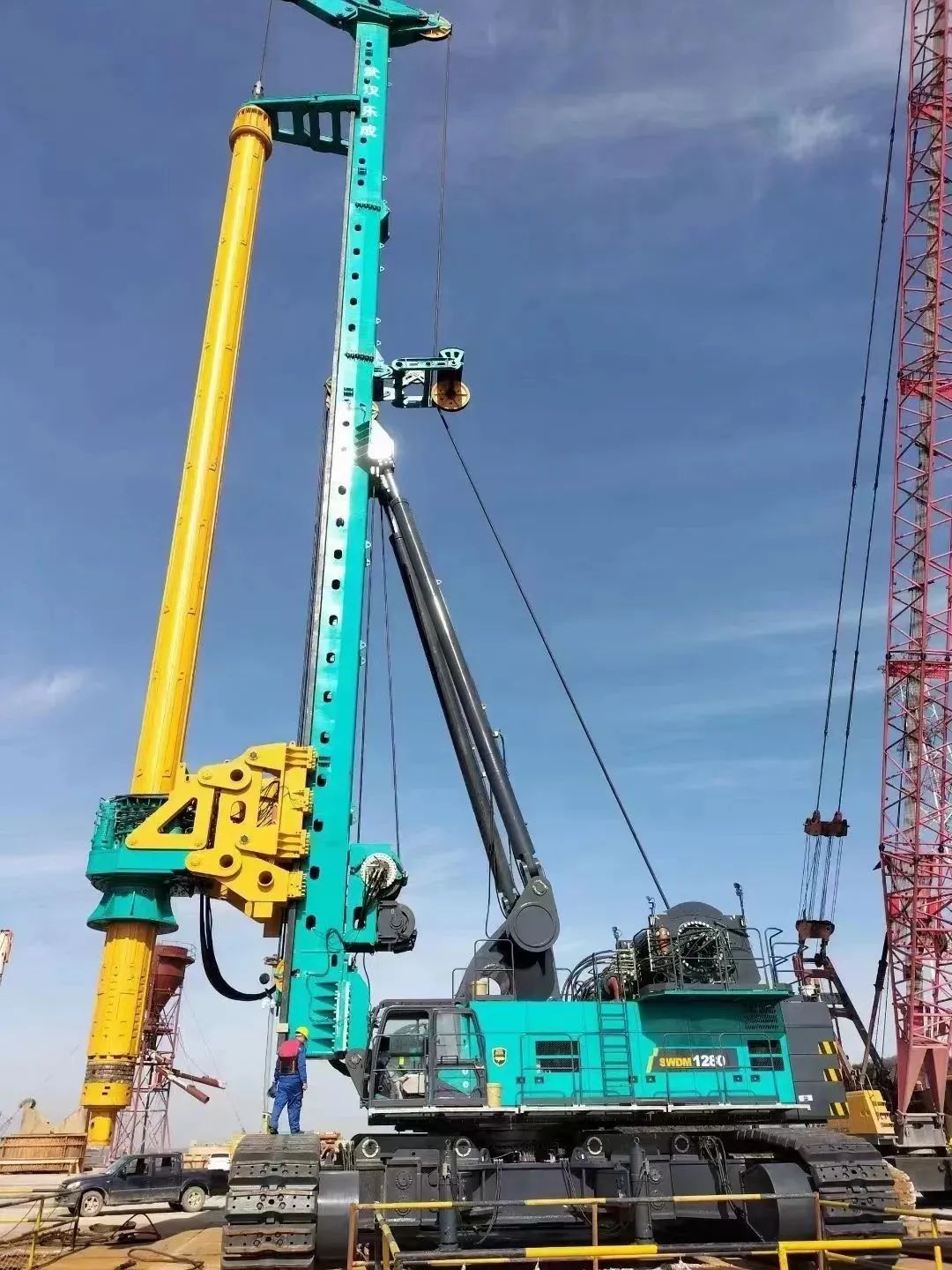 首桩开钻！Z6人生就是博智能超等旋挖实力助建世界最大跨度公铁两用大桥