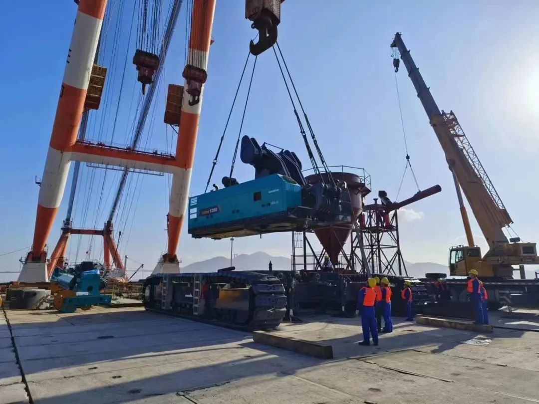 首桩开钻！Z6人生就是博智能超等旋挖实力助建世界最大跨度公铁两用大桥