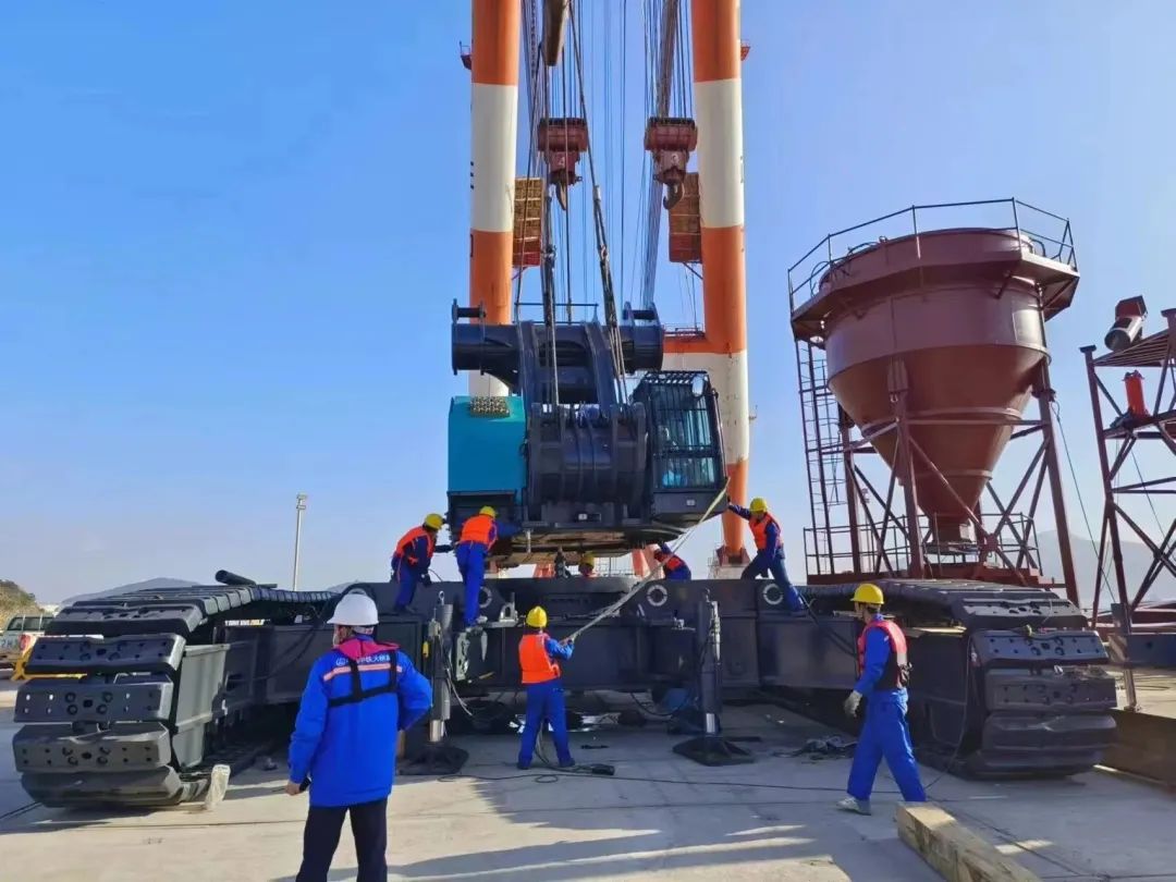 首桩开钻！Z6人生就是博智能超等旋挖实力助建世界最大跨度公铁两用大桥