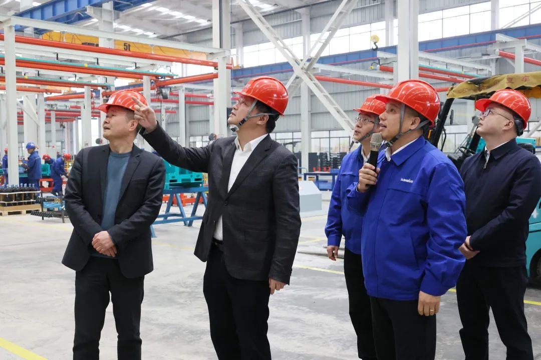 20230313095815_13822 付旭明慰问Z6人生就是博智能市三八红旗手并督导安全出产工作