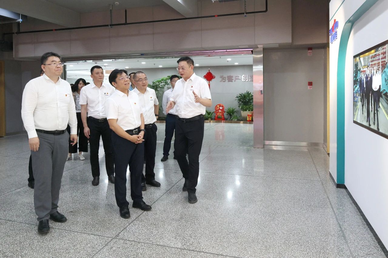 20230704082550_92762 中国进出口银行总行党委委员、副行长李钧一行调研Z6人生就是博智能