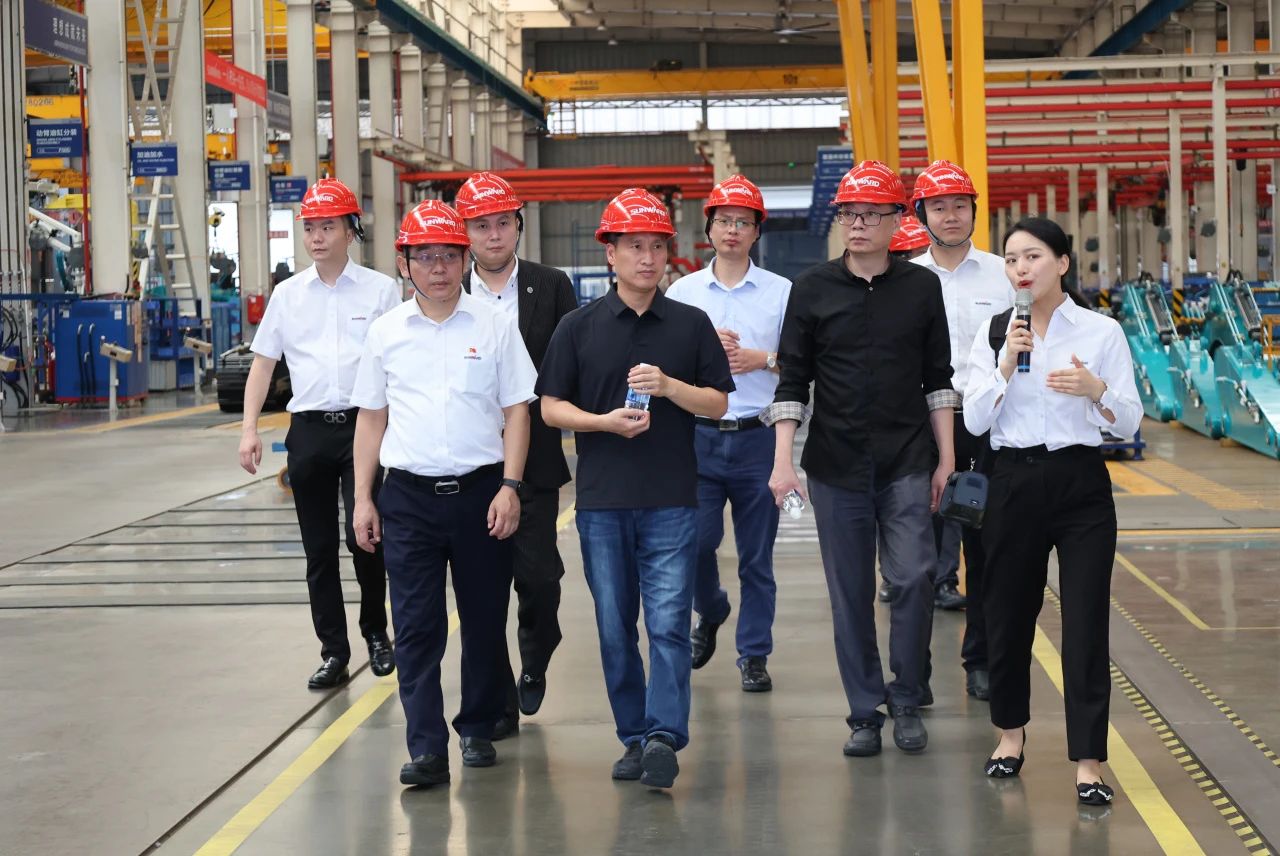 20230706234112_83542 永青科技集团董事长胡晓东带队到访Z6人生就是博智能