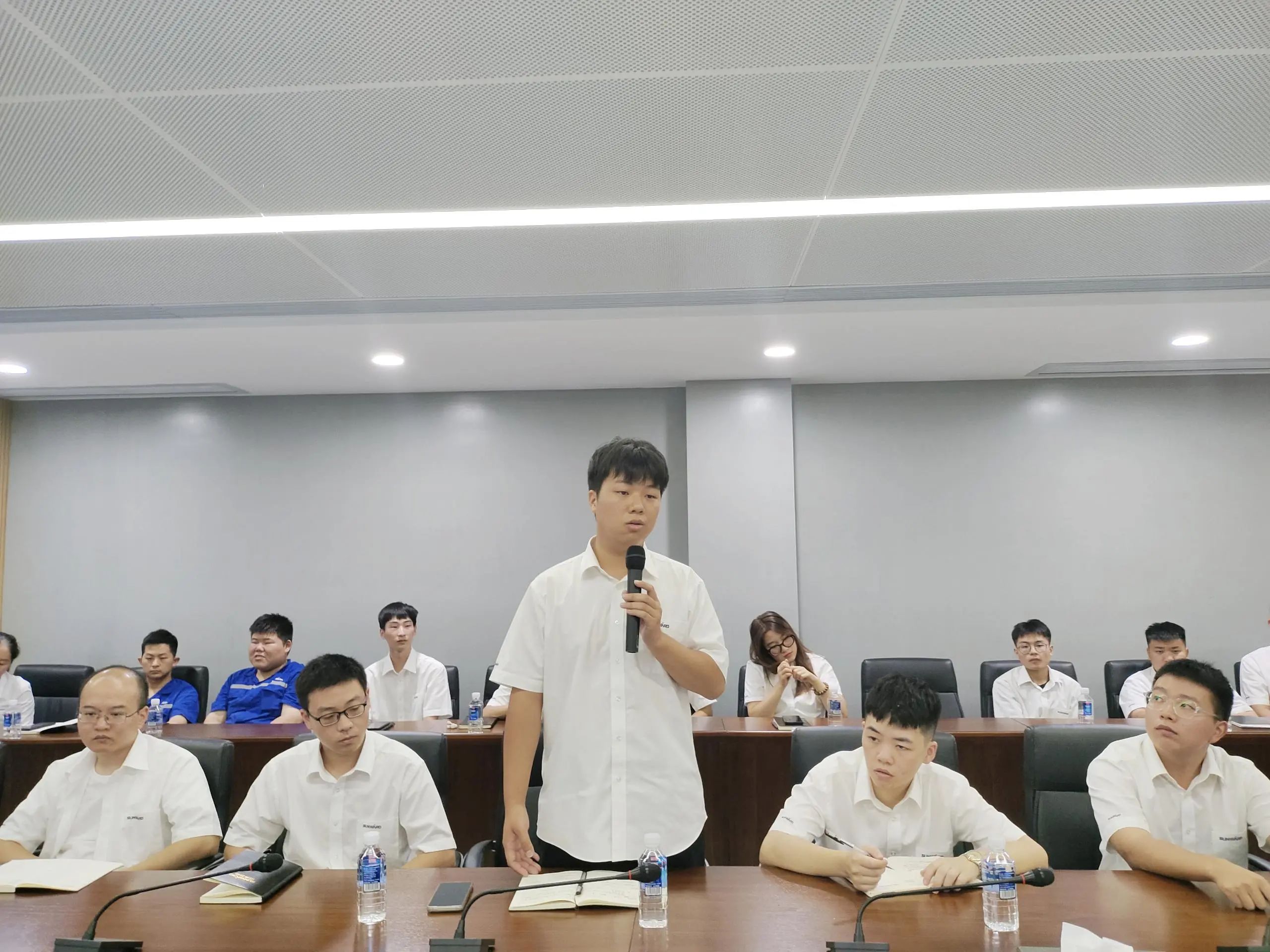 畅谈心声，共话将来！这场应届毕业生员工座谈会，很暖，很贴心！