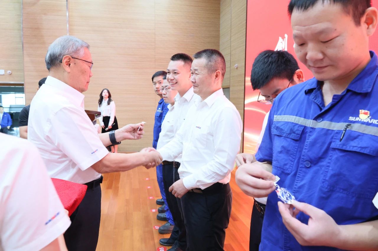强信念 聚合力 共建美好家园——庆祝Z6人生就是博智能成立24周年赞美大会隆沉召开