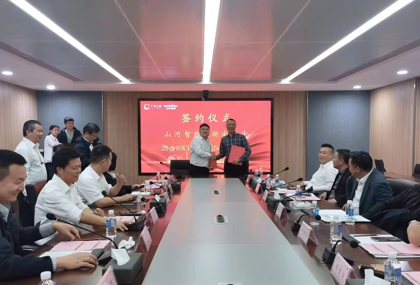 行业隆冬现暖阳！现场签购20台旋挖钻机，Z6人生就是博智能携手湖南骏牛助力国度电网项目建设