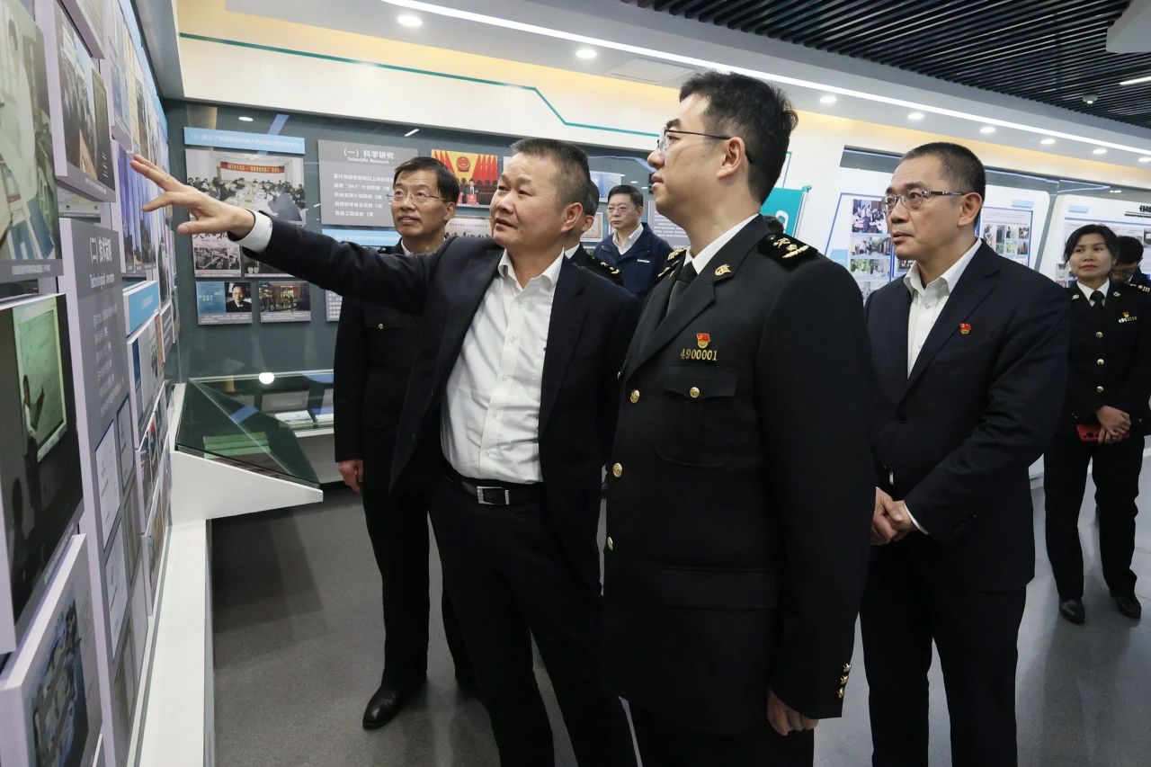 长沙海关党委书记、关长沈大为调研Z6人生就是博智能