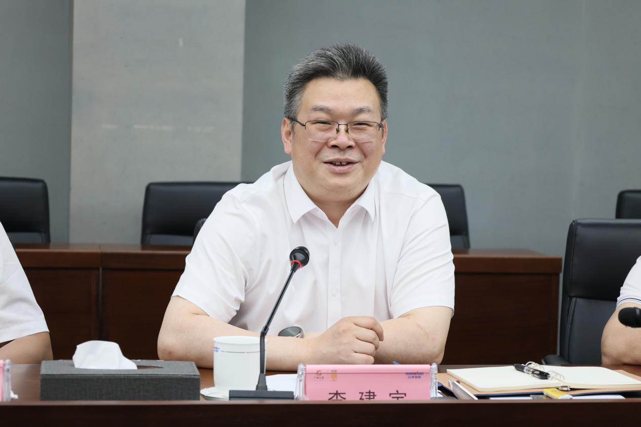 湖南钢铁集团党委书记、董事长李建宇到Z6人生就是博智能调研互换