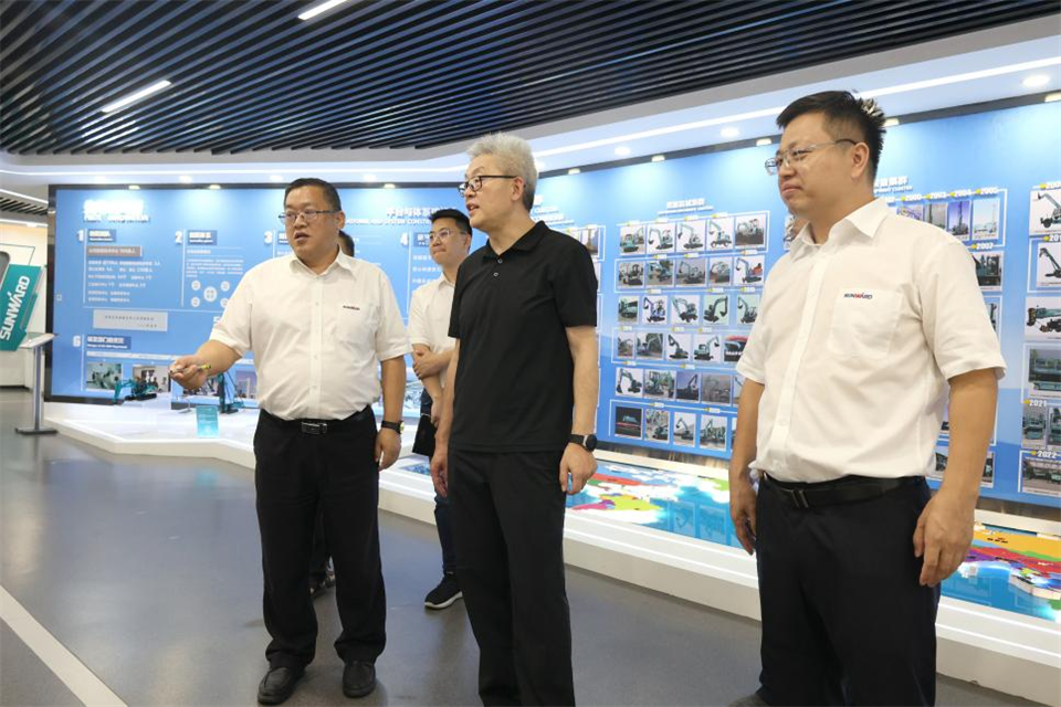 中国五矿工会主席、职工董事张晔到Z6人生就是博智能调研互换