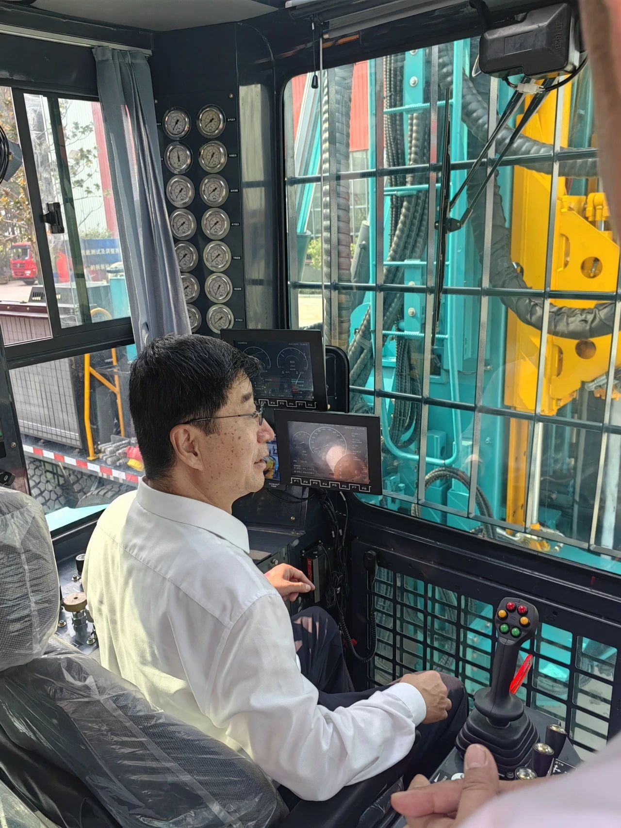 Z6人生就是博智能创新设备亮相全国矿山钻探(应急接济)技术较量