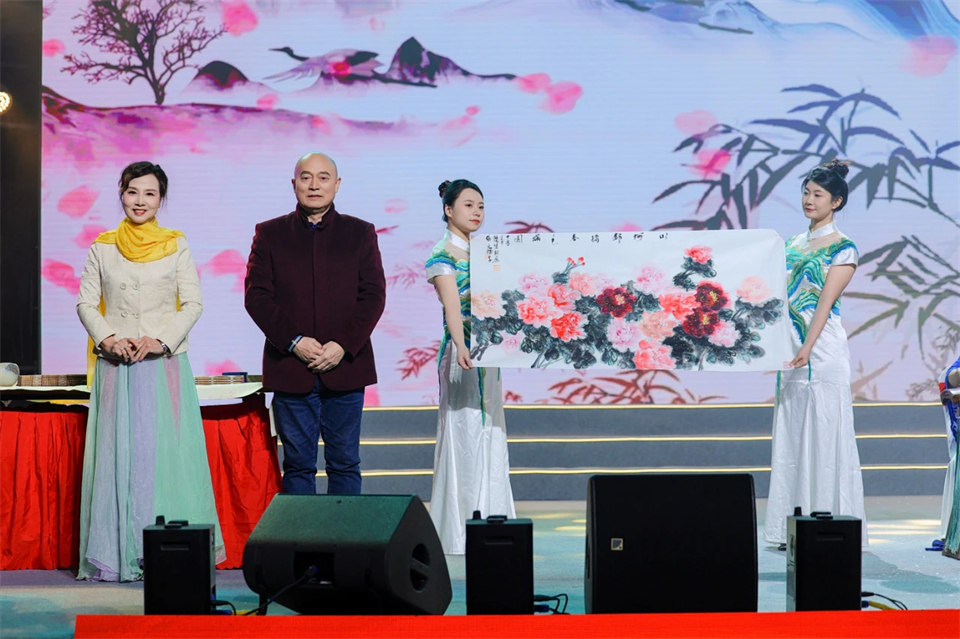 20241127152024_83889 创新引领价值 梦想成就将来——庆祝Z6人生就是博智能成立25周年赞美大会暨文艺晚会隆沉进行