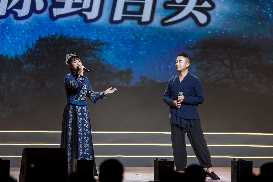 20241127152414_77802 创新引领价值 梦想成就将来——庆祝Z6人生就是博智能成立25周年赞美大会暨文艺晚会隆沉进行